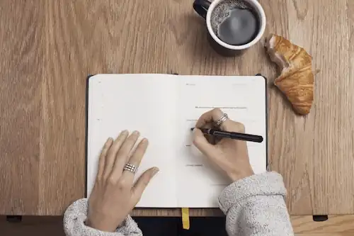 How to Write a Cover Letter (With Examples & Tips)